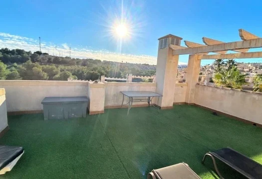 Corner 4 bedroom townhouse in Villamartin