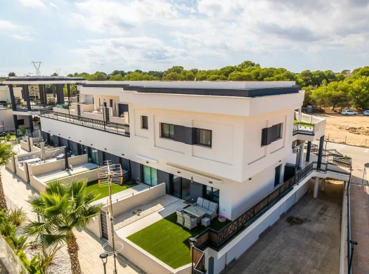 Apartament with garden in Lo Crispin-Algorfa