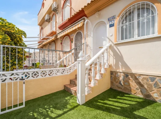 2 bedroom townhouse in La Florida