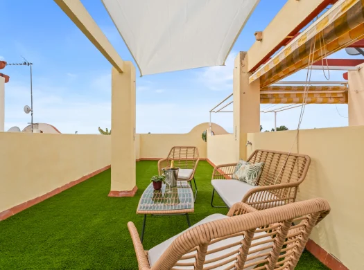 2 bedroom townhouse in La Florida