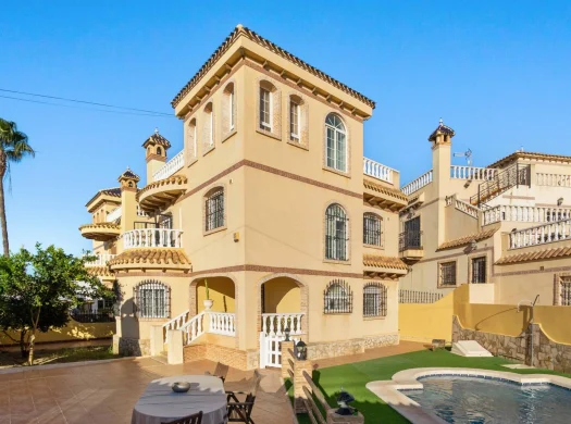 5 bedroom villa in Orihuela Costa, Las Mimosas