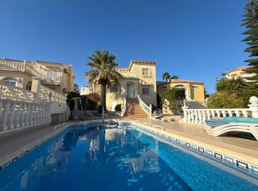3 bedroom villa in Las Filipinas