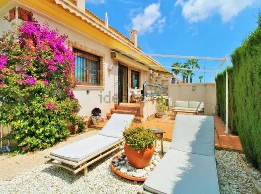 3bedroom renovated townhouse in Villamartin PAU8, south orientation